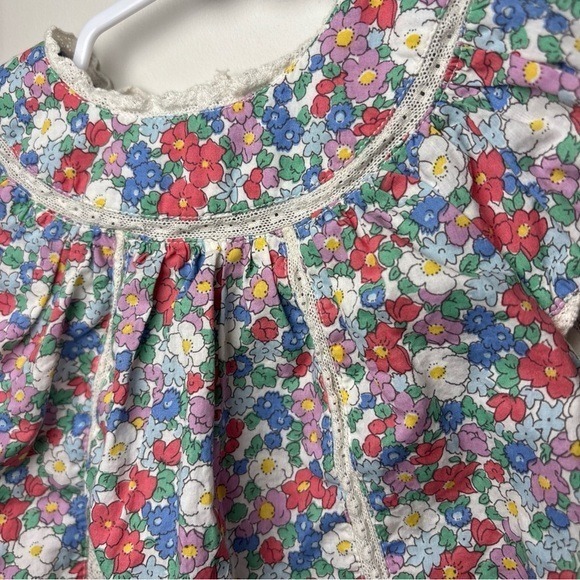 Baby Boden Floral Print Short Sleeve Button Back Top 0-3 Months, Boho, Natural - Picture 4 of 10